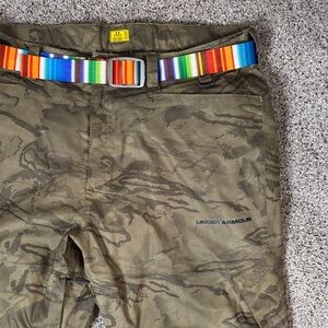 Under Armour Camouflage Ski Snowboard Pants with Multicolor Belt
